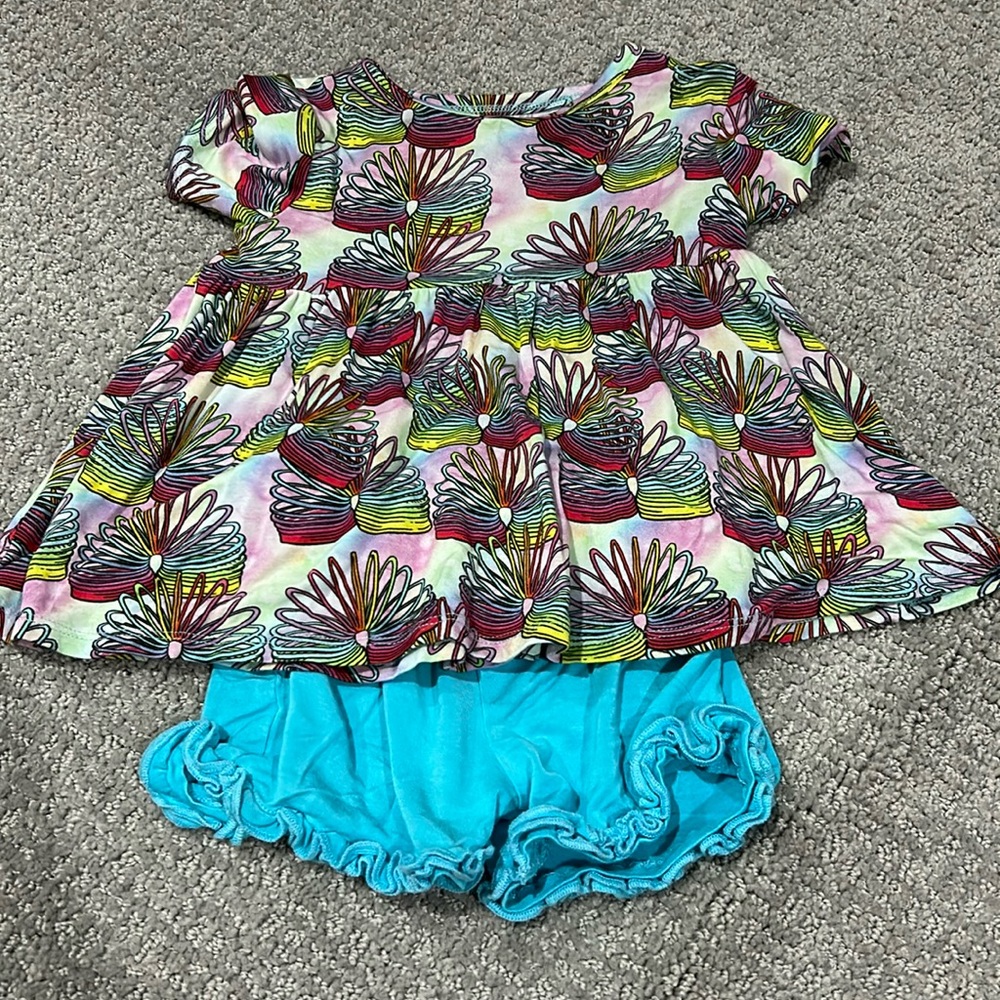 Posh Peanut babydoll shirt and shorts EUC 2T